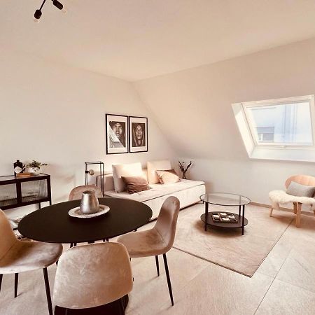 Apartment Am Schloss - Air Saarbrücken Eksteriør billede
